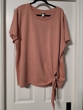 Short sleeved, side tie top by Ava &Viv